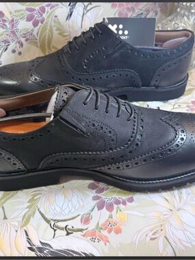 Covington Black Wingtip Brogues Leather Lace-Up Oxfords